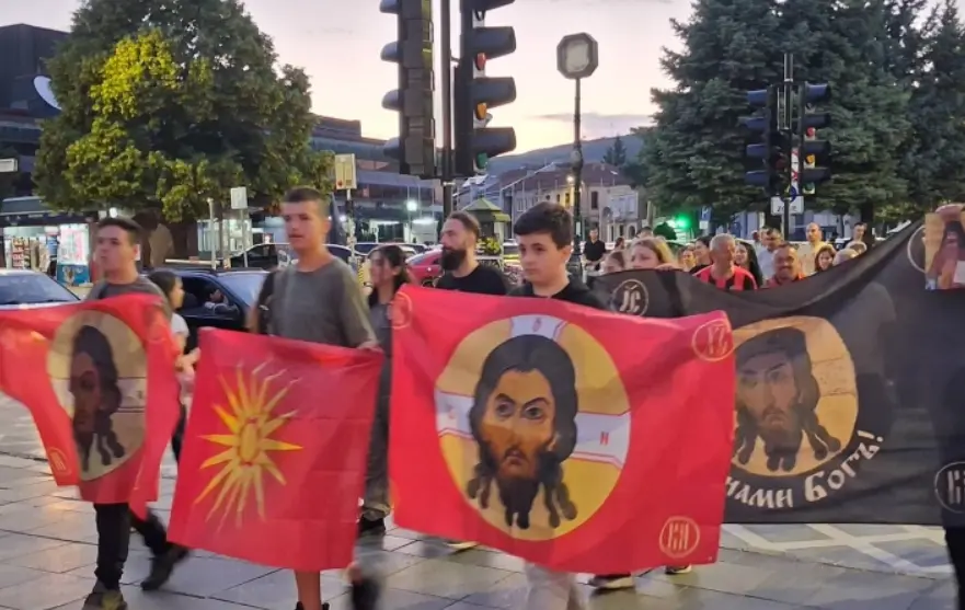 (ВИДЕО) ВО БИТОЛА СЕ ОДРЖА „ВИСТИНСКА ПАРАДА НА ГОРДОСТА“: Маршот се одржува по шести пат