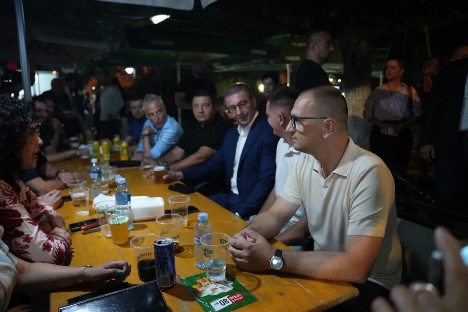 МИЦКОСКИ НА „ПИВО ФЕСТ“ ВО ПРИЛЕП: Се сретна и разговараше со голем број граѓани