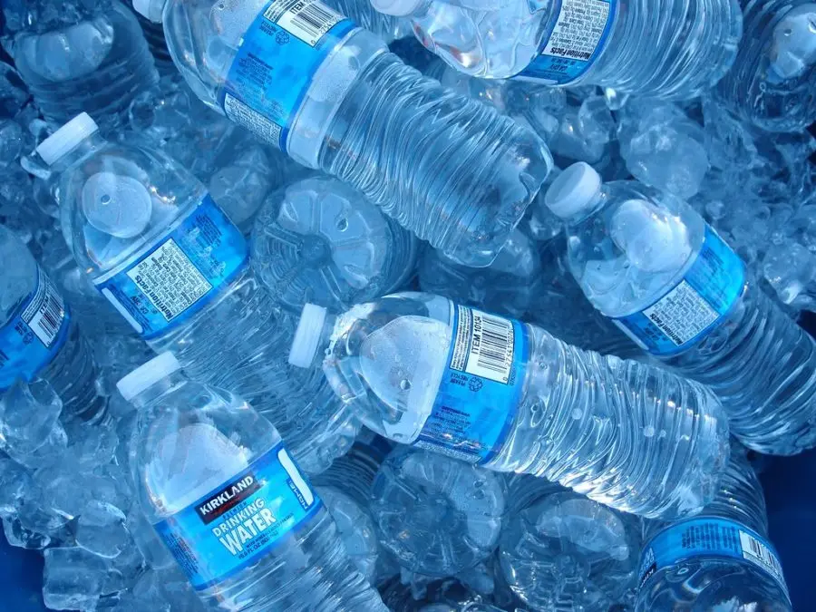ВЛАДАТА ОБЕЗБЕДУВА БЕСПЛАТНА ВОДА ЗА ГОСТИВАР: По 50.000 литри дневно ќе се делат на седум пунктови