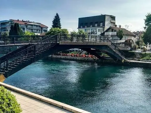 Земјотрес со магнитуда од 4 степени и епицентар во Албанија утрово беше почувствуван во Струга и околината.