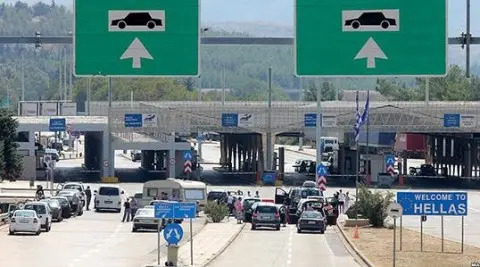МЕТЕЖ КОН ГРЦИЈА: На Богородица се чека околу 45 минути за излез од Македонија