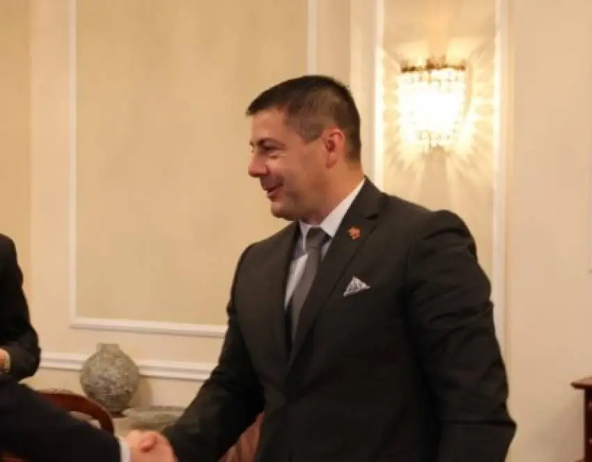 МУ ГО ВРАТИЛЕ ПАСОШОТ, ПА ЈА НАПУШТИЛ МАКЕДОНИЈА: Бизнисменот Борче Марковски заминал кон Србија