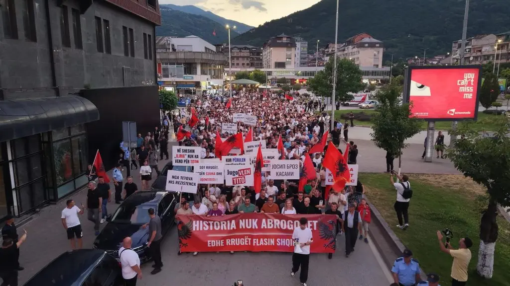 ДУИ НАЈАВИ НОВ ПРОТЕСТ ВО ТЕТОВО: Бараат заштита на Охридскиот рамковен договор