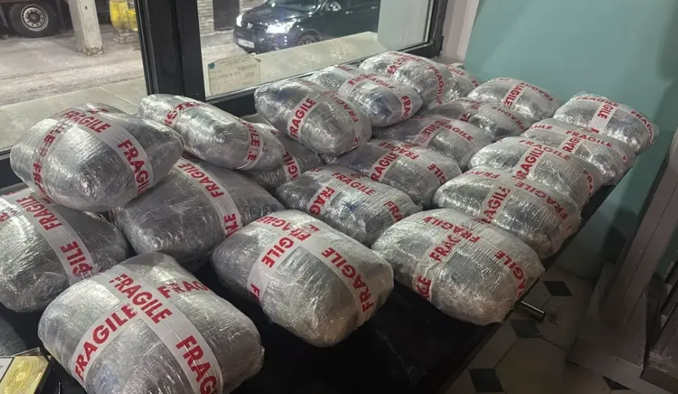 ЗАПЛЕНА НА ДЕВЕ БАИР: Албански државјанин уапсен откако во камион биле пронајдени 24 пакувања марихуана