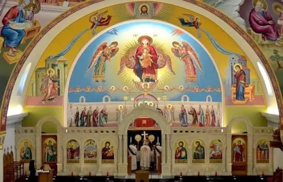 ДЕНЕС Е ПЕТРОВДЕН: Народното верување предупредува – јаболката не се сечат со нож пред празникот
