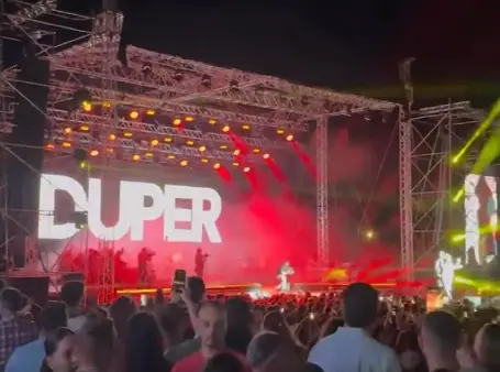 (ВИДЕО) „МОЖЕ, МОЖЕ, МОЖЕ“ ЕЧЕШЕ ВО ОХРИД: „Дупер“ настапија на големиот концерт на Слаткаристика
