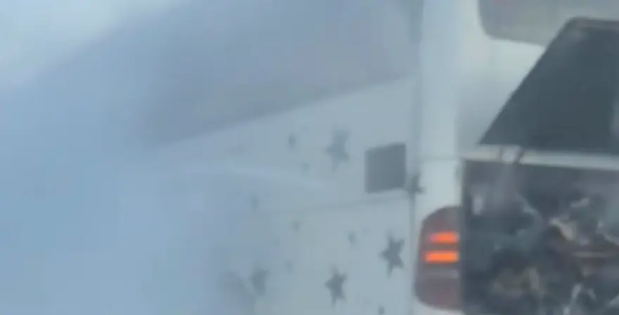 ВИДЕО – ДРАМА НА ПАТОТ ТЕТОВО–ГОСТИВАР: Автобус се запали во движење