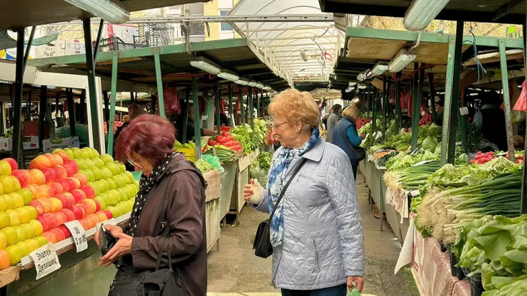 ПРОТЕСТ НА СТРУМИЧКИТЕ ЗЕМЈОДЕЛЦИ: „Мизерна е цената од 25 денари за пиперката ајварка“