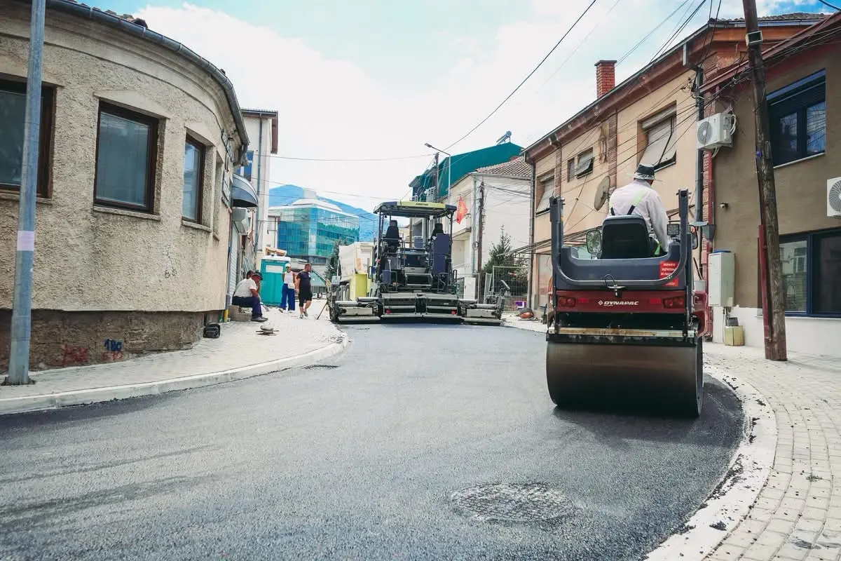 БИТОЛА ГО УРЕДУВА ПРОСТОРОТ КАЈ ЗДРАВСТВЕНИОТ ДОМ: Нови зафати за подобар и пофункционален амбиент