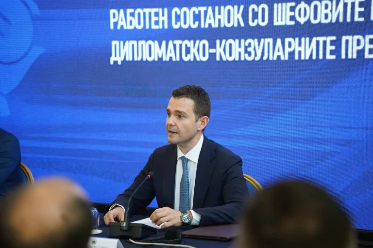 МУЦУНСКИ ГИ ЗАДОЛЖИ АМБАСАДОРИТЕ СО ТРИ КЛУЧНИ ЦЕЛИ: повеќе инвестиции, нови пазари и силна поддршка за ЕУ-патот