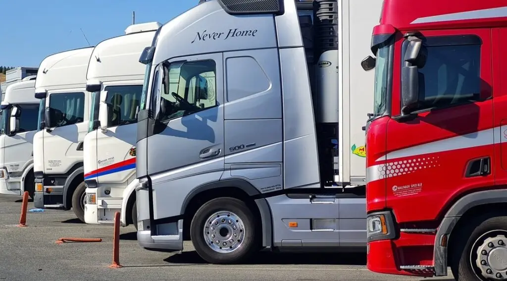 ПРЕВОЗНИЦИТЕ НА ПРОТЕСТ ПРЕД ДЕЛЕГАЦИЈАТА НА ЕУ: Бараат решение за ограничениот престој во Шенген