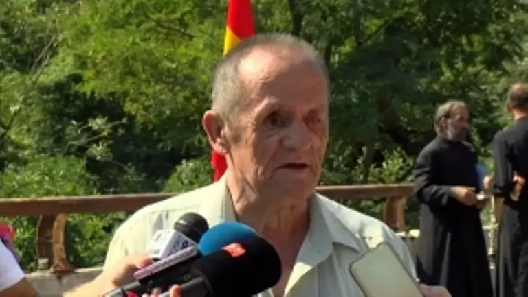 (ВИДЕО) „ТЕРОРИСТИТЕ ДОБИЈА МНОГУ ПОВЕЌЕ ОД ОНИЕ КОИ ЈА БРАНЕА ДРЖАВАТА“: 25 години од Карпалак, потресно сведоштво на Реган