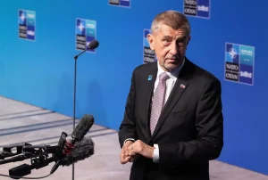 БАБИШ СО КРИТИКИ ДО ЕВРОПА: „Не прави ништо за да ја запре војната во Украина“