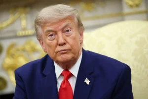 ТРАМП САКА ПОБРЗ РАЗВОЈ НА ВИ: „Вашингтон пост“ открива како семејството заработува од бумот