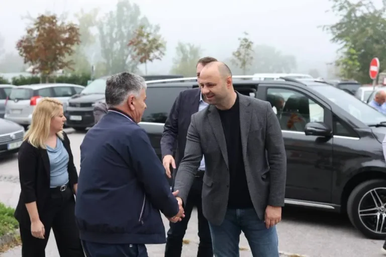 МИСАЈЛОВСКИ ВО СЛОВЕНИЈА: Средба со македонската дијаспора пред состаноците на министрите за одбрана