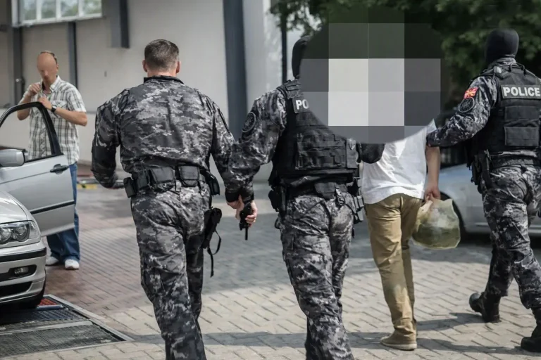 Милионска проневера