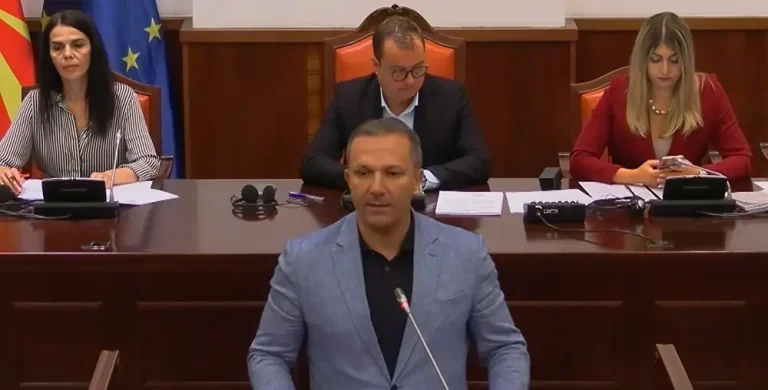 СПАСОВСКИ СО ОБВИНУВАЊА ЗА ГАЈДОВ: Покажа документи и тврди дека имало фалсификување при постапката за Марија Митева