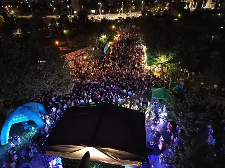 ОД ПИЦА И СУШИ, ПА СЀ ДО ЌЕБАПИ И ДЕСЕРТИ: Во петок започнува Aero street food festival во паркот кај авиончето во Општина Аеродром