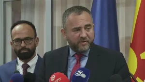 Тошковски: ГОЛЕМИ ЗЛОУПОТРЕБИ СО БОЛЕДУВАЊАТА: контролите ќе важат и за јавниот и за приватниот сектор