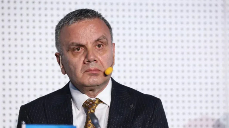 ДИМИТРОВСКИ ОД СОФИЈА: Бугарите во Уставот не се проблем