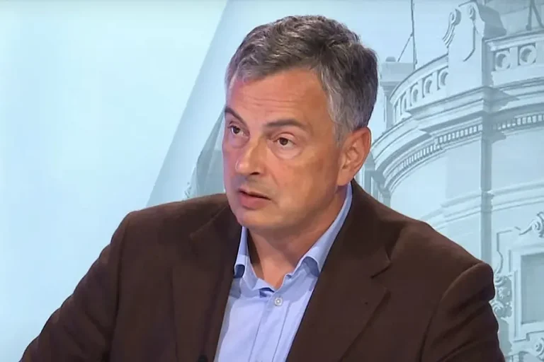ДЕЈАН ШОШКИЌ СЕ СПОМЕНУВА КАКО МОЖЕН ПРЕМИЕР НА СРБИЈА: Кој е поранешниот гувернер на Народната банка?