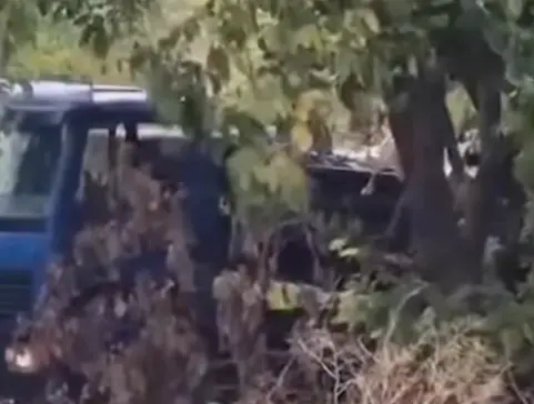 (ВИДЕО) ОТКРИЕН И САНКЦИОНИРАН КАМИОНЏИЈАТА: Истурал градежен шут на зелена површина во Карпош