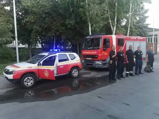 ПОЖАРНИКАР ПОВРЕДЕН ВО ПОЖАР ВО СКОПЈЕ: вдишал чад при интервенцијата