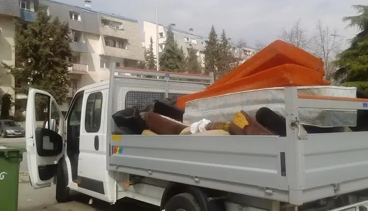НЕСОВЕСНОСТА НЕМА КРАЈ: Исфрлиле душеци во Националниот парк Галичица
