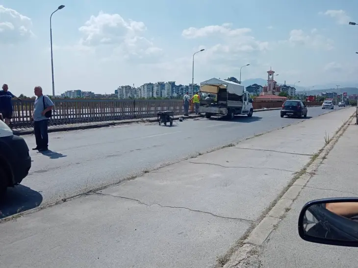 ЗАТВОРЕНА ЛЕВАТА ЛЕНТА НА МОСТОТ БЛИЗНАК: Се санира заштитната ограда