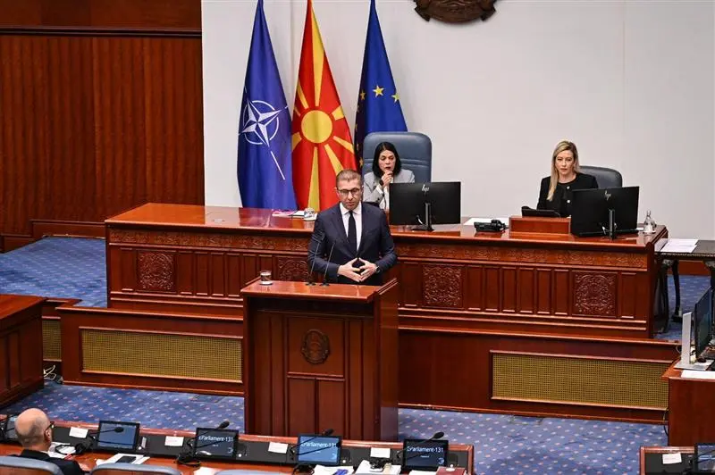 МИЦКОСКИ: Нема ниту „К“ од криминал со унгарскиот кредит, ДЗР потврди дека парите се за македонската економија