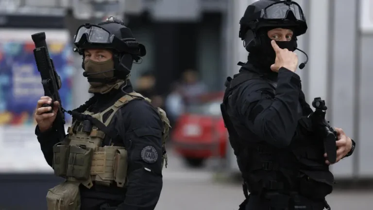 ПУКАЊЕ ВО УЧИЛИШТЕ ВО ФРАНЦИЈА: 14-годишен ученик ги застрела директорот и наставничка